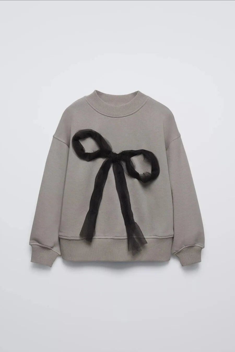 Gray sweatshirt with a large black tulle bow on the front, for Zara